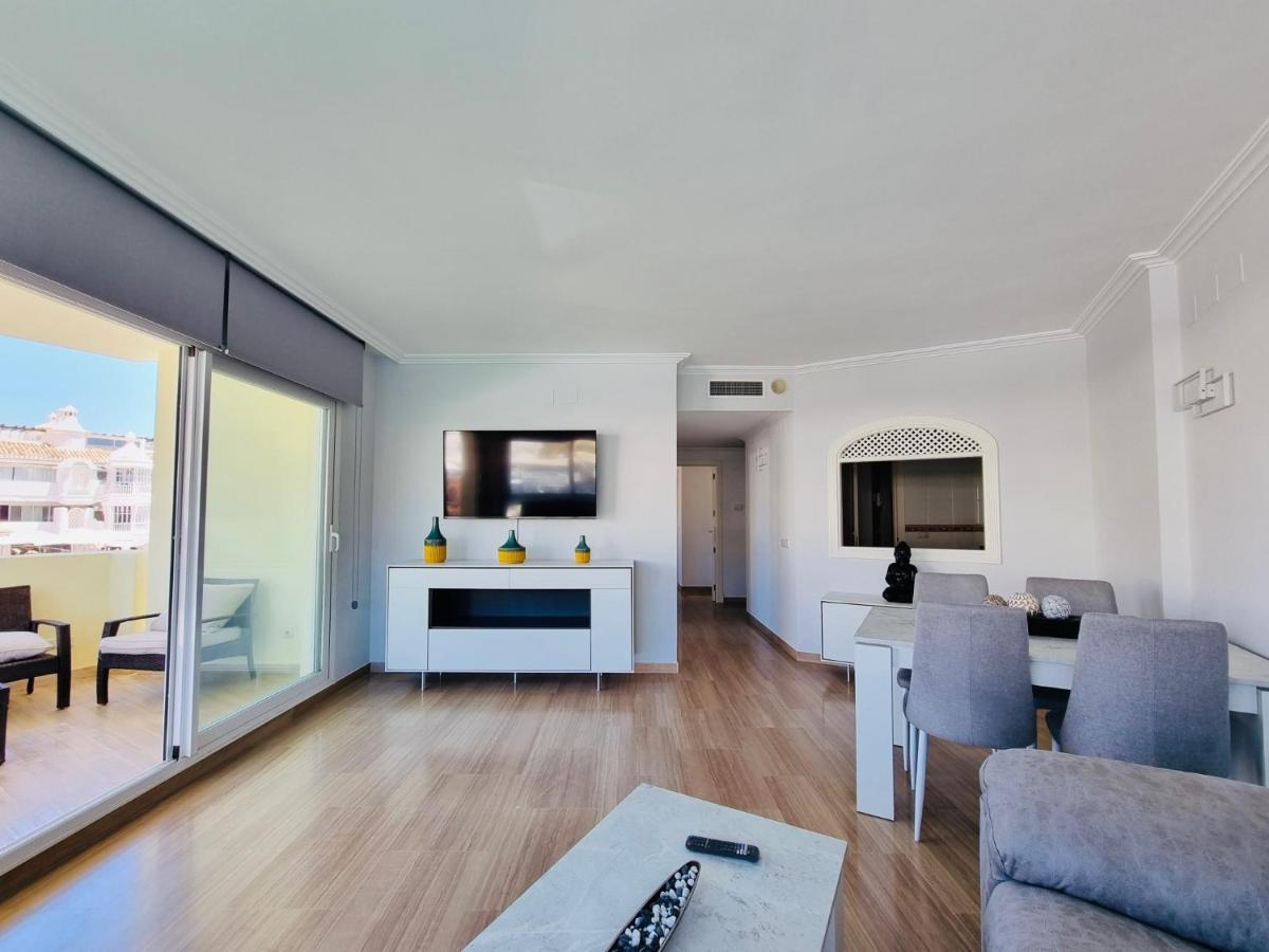 G&G Isla Marina Puerto Apartman Benalmádena Kültér fotó
